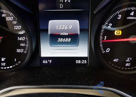 2016 Mercedes-Benz C 300 z USA, uszkodzony, nr VIN WDDWF4JB8GR151955